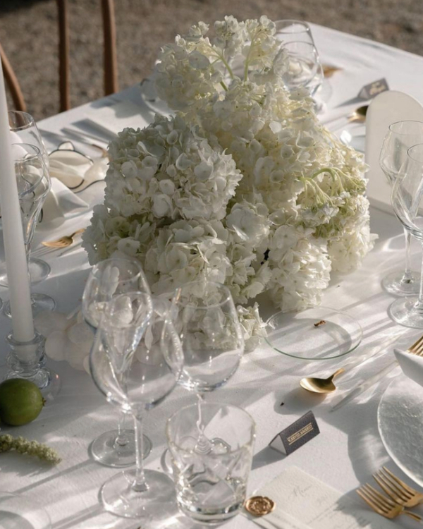 40 Timeless Event Design Ideas for an Elegant & Classic Wedding