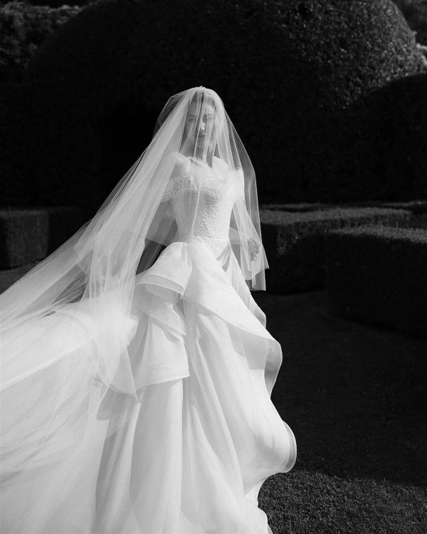 The Best Bridal Hairstyles to Wear with a Veil — photo 2
