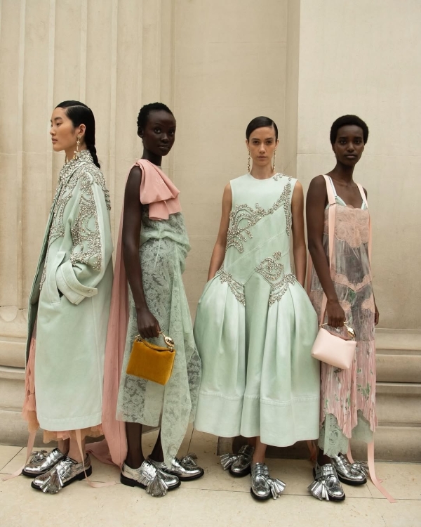 The 5 Top Trends Forecasted for 2025 Wedding Style According to Pinterest