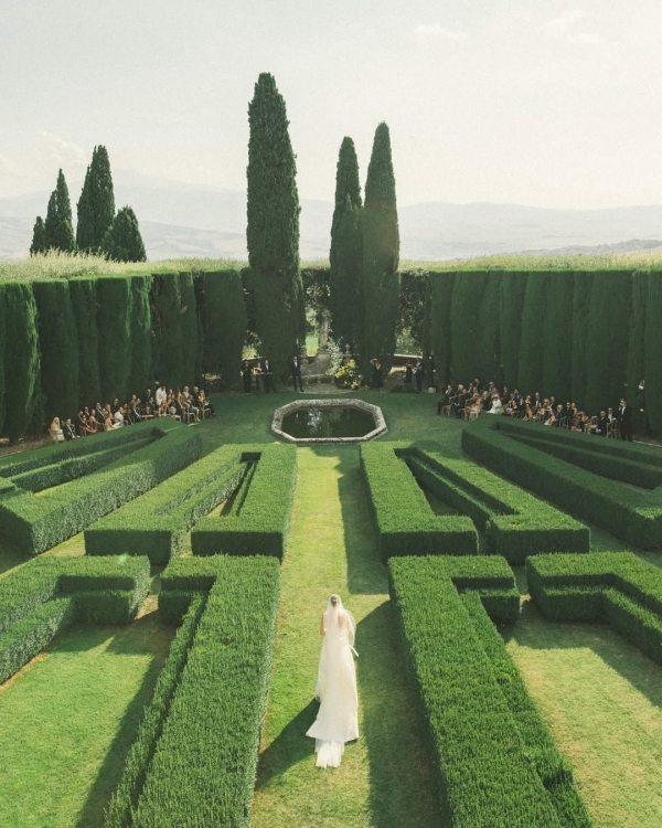 The Top Wedding Photography Trends for 2025 According to Pinterest