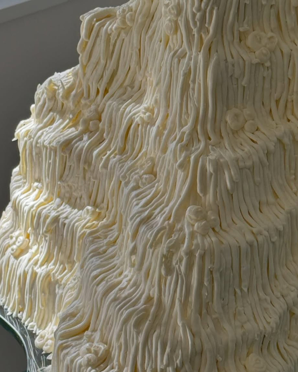 40 Creative Wedding Cakes That Double as Decor