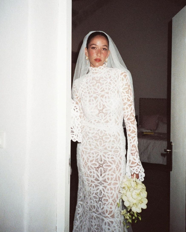 The Best Bridal Hairstyles to Wear with a Veil