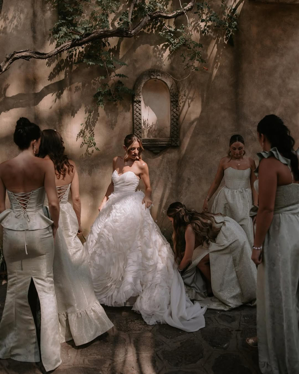 The Do’s and Dont's of Getting Ready Photos