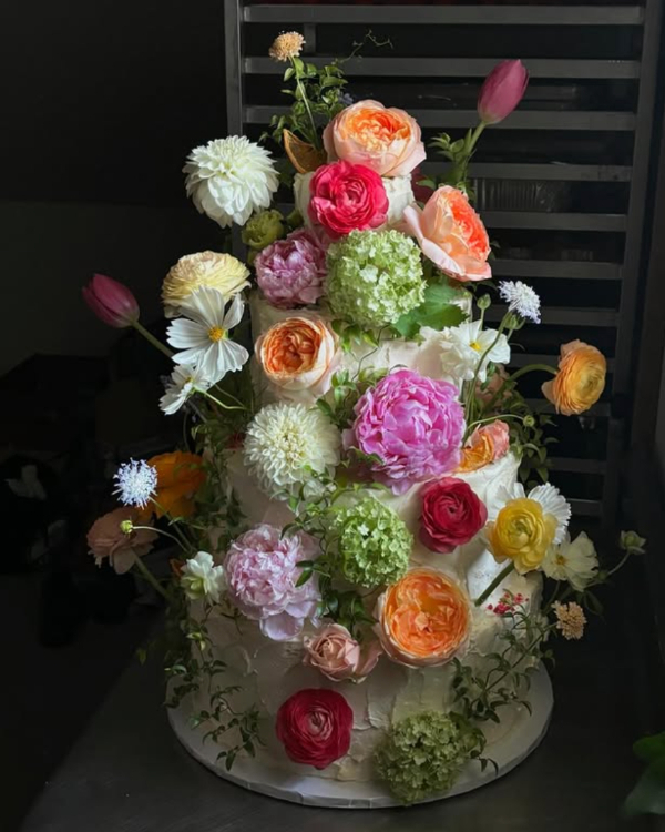 25 Spring-Inspired Wedding Cakes