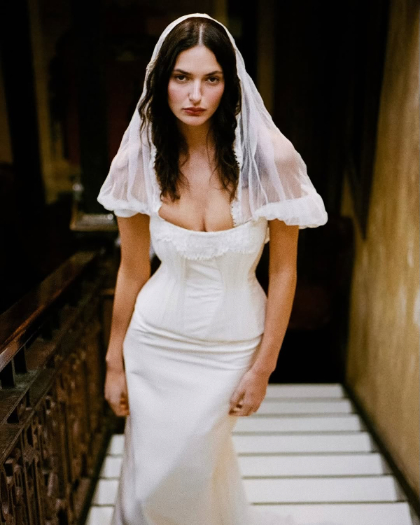 The Best Bridal Hairstyles to Wear with a Veil
