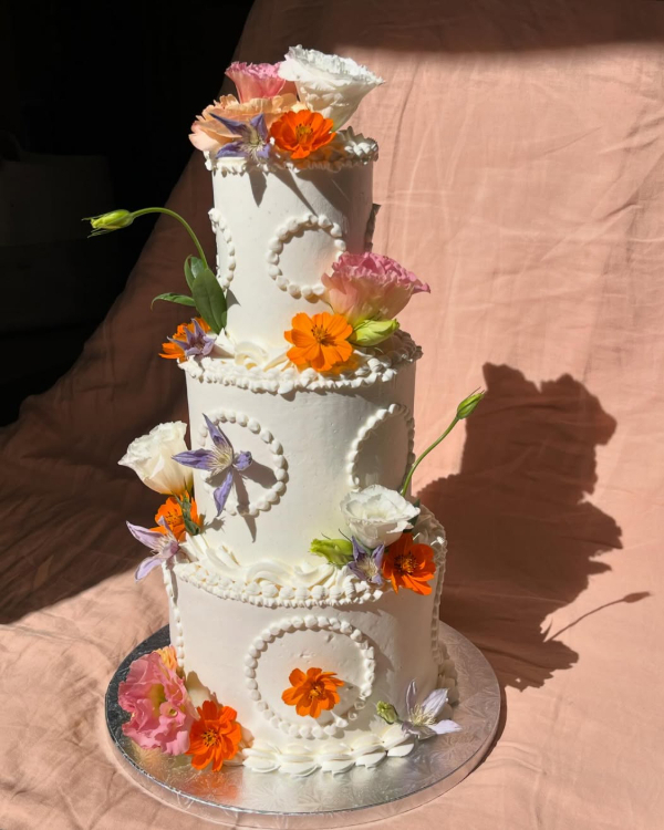 25 Spring-Inspired Wedding Cakes