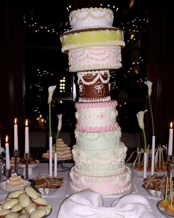 40 Creative Wedding Cakes That Double as Decor