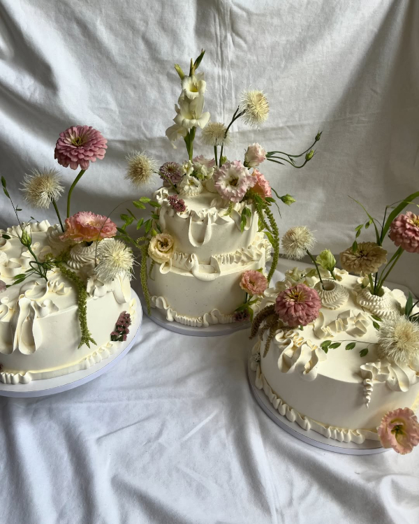 25 Spring-Inspired Wedding Cakes