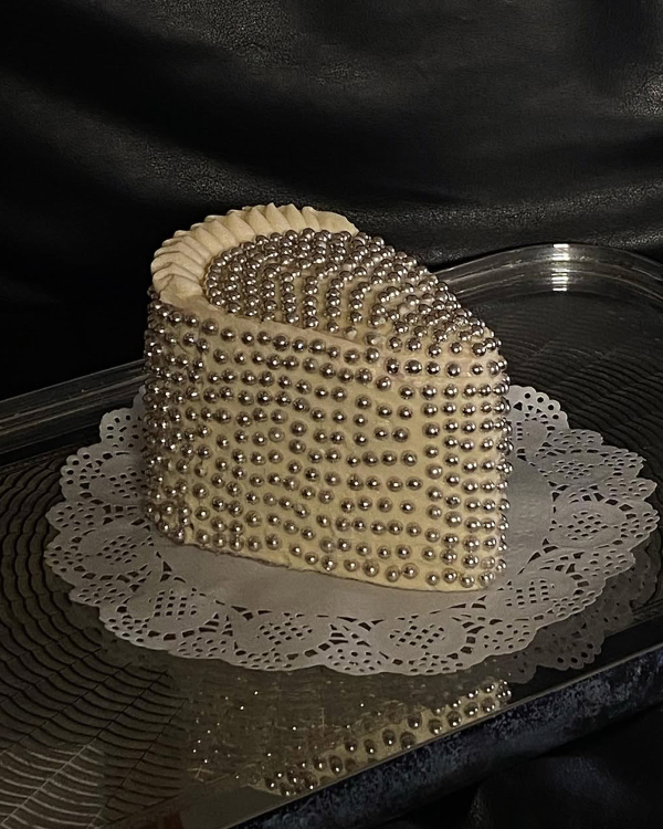 40 Creative Wedding Cakes That Double as Decor