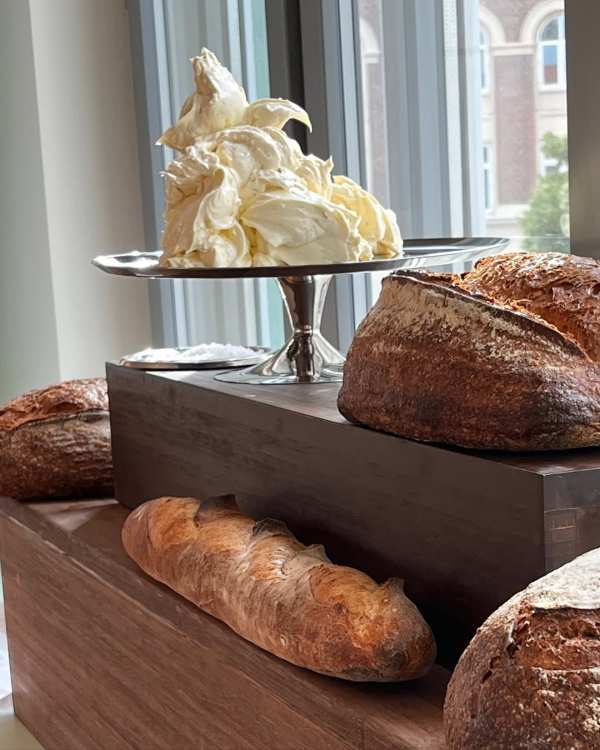 7 Unique Wedding Appetizers and How to Serve Them