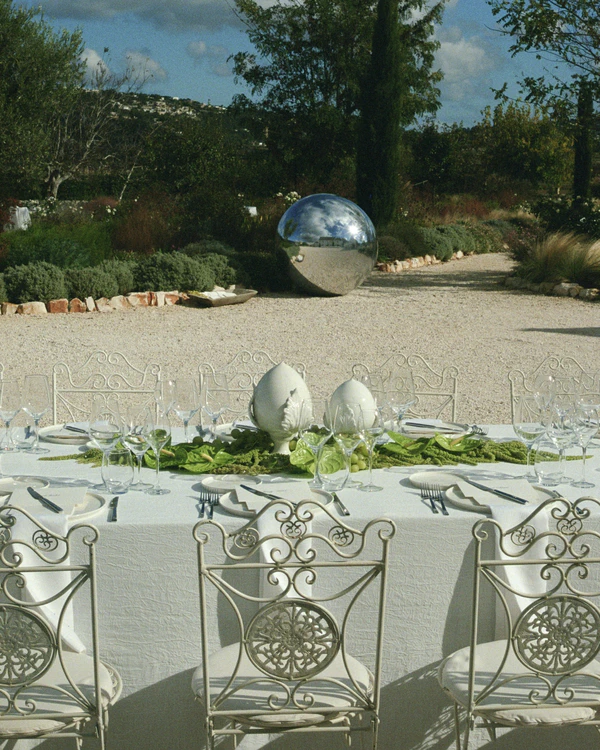 Minimalism Meets Italian Charm for a Designer & Interior Stylist's Chic Farmhouse Wedding in Puglia — photo 2