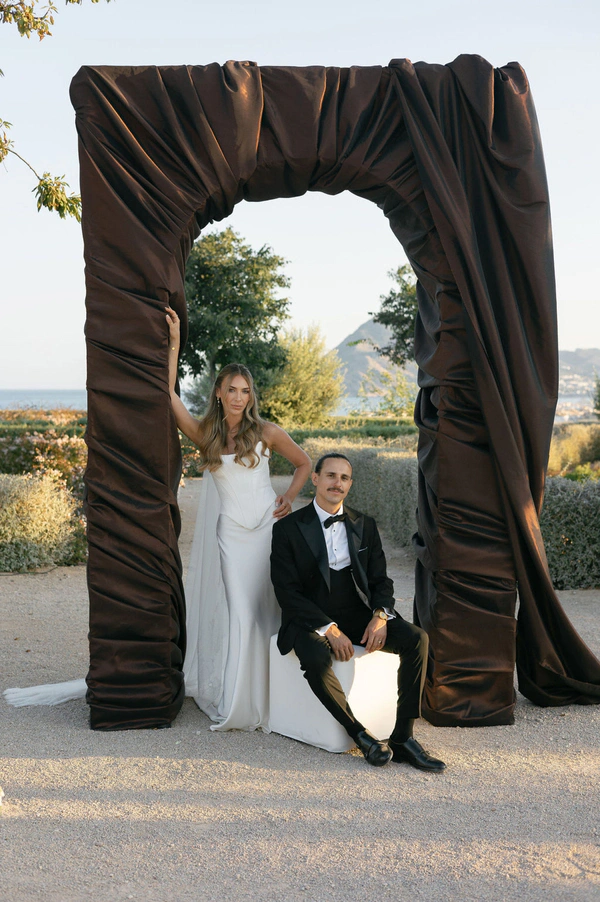 A Modern Coastal Wedding with a Mocha Altar in Altea, Spain — photo 1