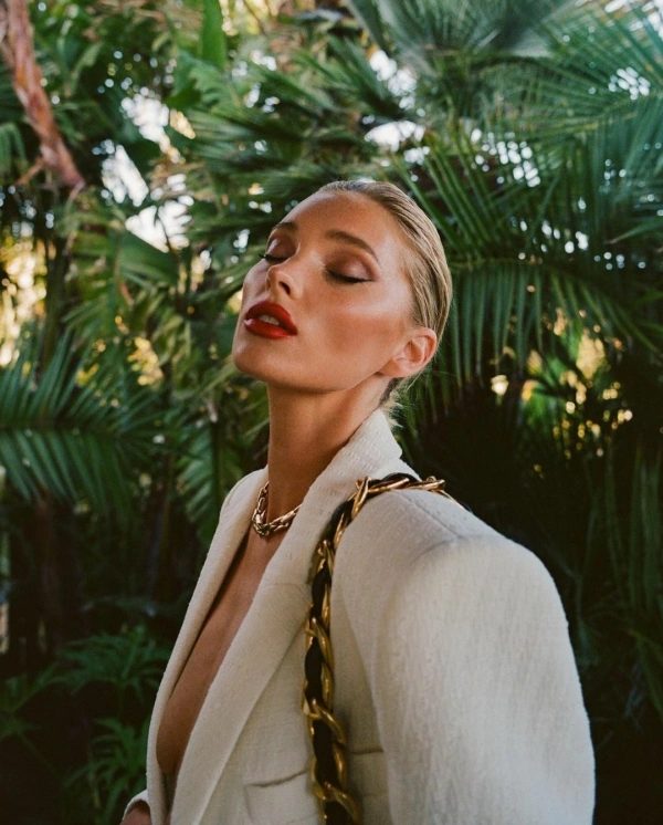 Red lips: 5 secrets for brides — photo 1