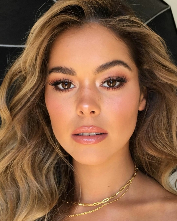 Beauty Isabella Quinn