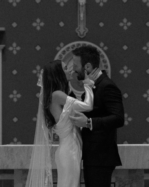 Real Wedding with Laconic Decor in Iowa