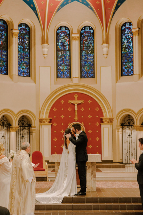 Real Wedding with Laconic Decor in Iowa