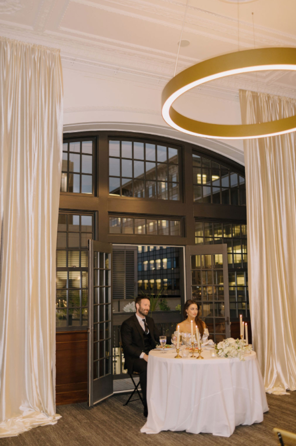 Real Wedding with Laconic Decor in Iowa