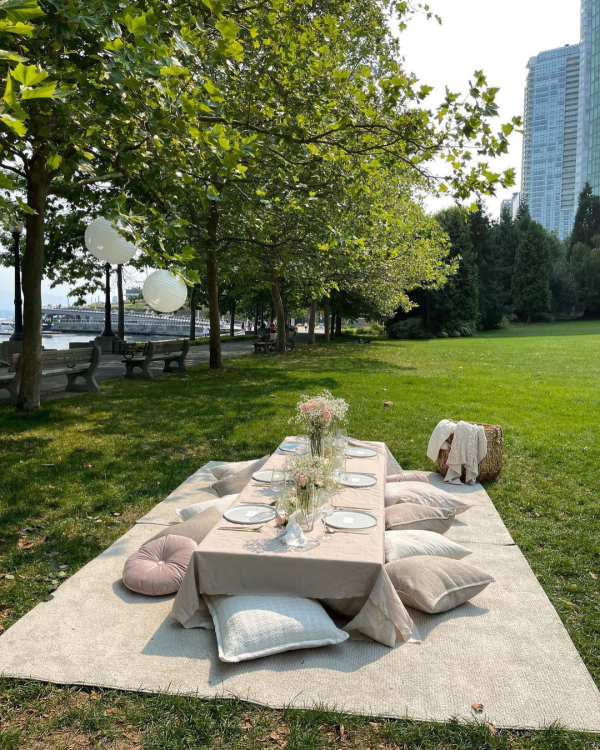 How to Plan a Bachelorette Party | Planning Guide | Who Pays | Can a Bride Plan Her Own Bachelorette Party