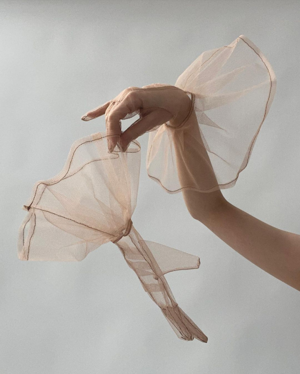 11 Best Brands for Wedding Accessories | Unique, Unusual Bridal Accessories