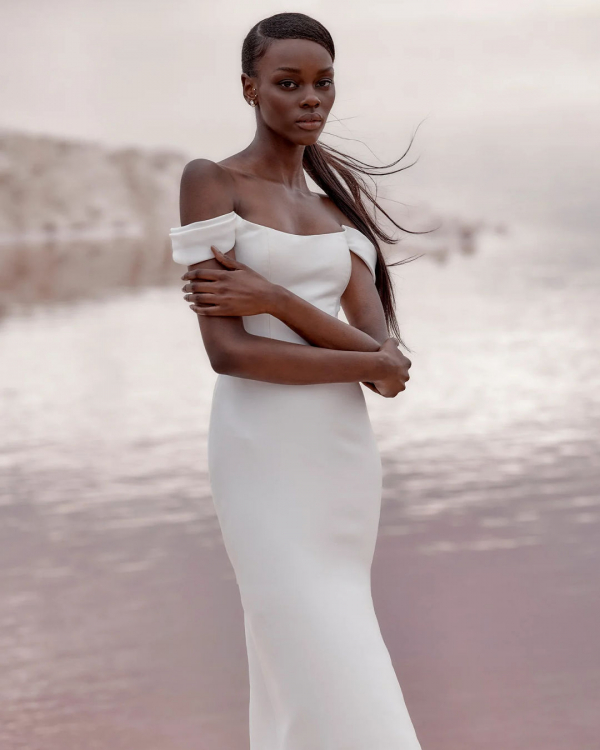 Top 16 Minimalistic Wedding Dresses | Modern Simplistic Bridal Gown | Wedding Dresses Inspiration