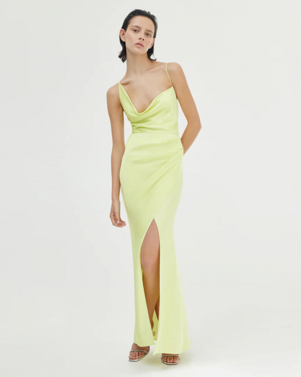 Best Beach Wedding Bridesmaid Dresses | Beach Vibe Dresses | Tropical Gowns