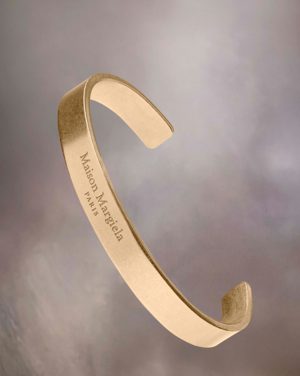 Anniversary Years Themes | Tradition and Modern Anniversary Gift Ideas | Milestone Wedding Anniversary Gifts