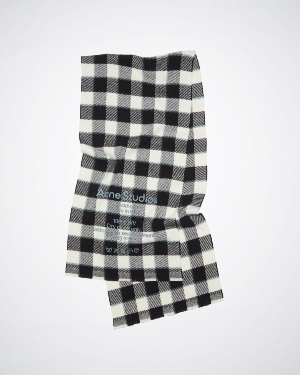 Anniversary Years Themes | Tradition and Modern Anniversary Gift Ideas | Milestone Wedding Anniversary Gifts