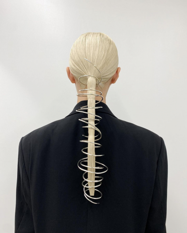 11 Best Brands for Wedding Accessories | Unique, Unusual Bridal Accessories