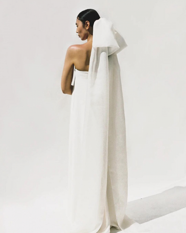 11 Best Brands for Wedding Accessories | Unique, Unusual Bridal Accessories