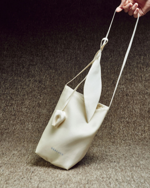 11 Best Brands for Wedding Accessories | Unique, Unusual Bridal Accessories