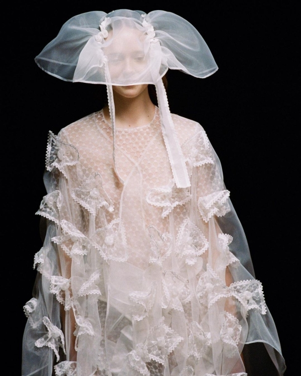 Trend: "Naked" Bridal Dresses