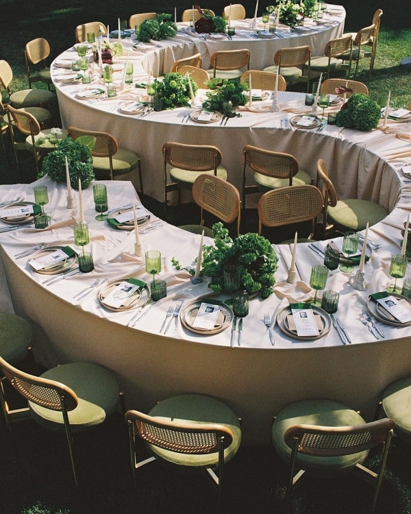 Trend: Curved Tablescapes
