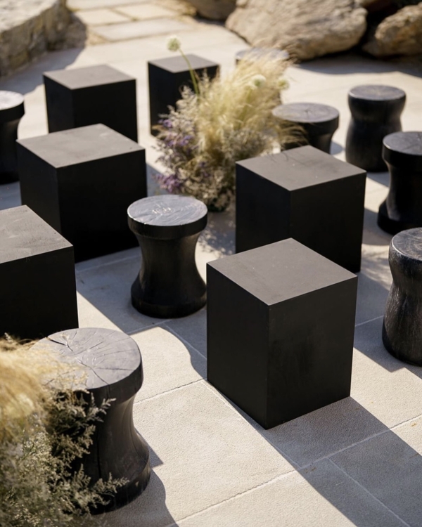 Trend: Cubist Shapes for Ceremony Seats