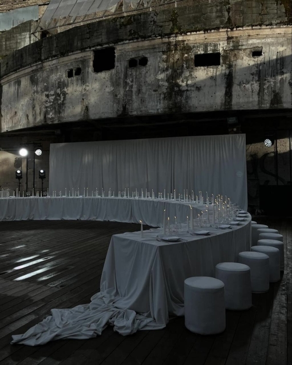 Trend: Cubist Shapes for Ceremony Seats