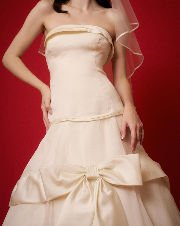 12 Must-Visit Boutiques for Chic Vintage & Archival Designer Wedding Dresses
