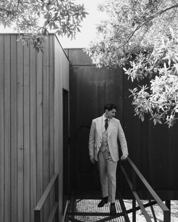 A Mediterranean Sunset Soirée With a Fresh Citrus Sixties Twist