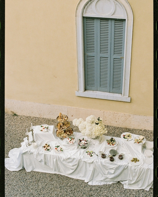 A Vintage-Infused Verona Wedding Dripping With Roses, Silk & Italian Romance