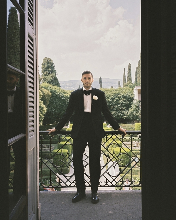 A Vintage-Infused Verona Wedding Dripping With Roses, Silk & Italian Romance