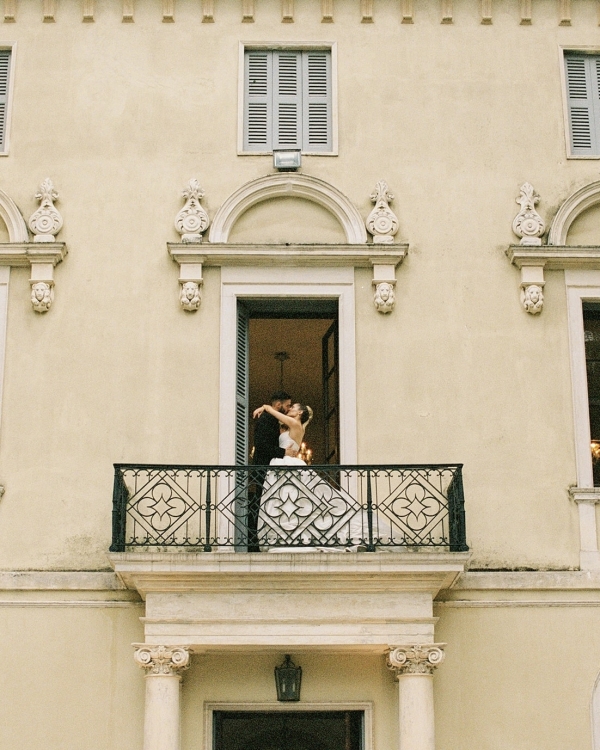 A Vintage-Infused Verona Wedding Dripping With Roses, Silk & Italian Romance