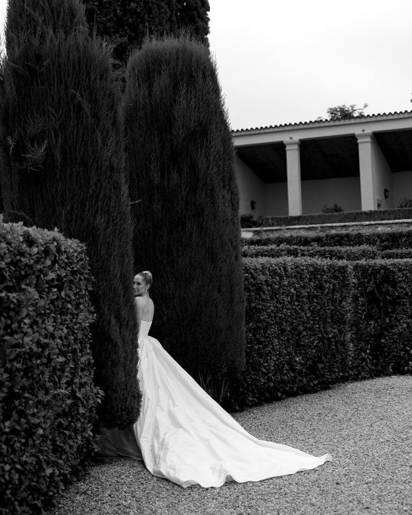 A Vintage-Infused Verona Wedding Dripping With Roses, Silk & Italian Romance