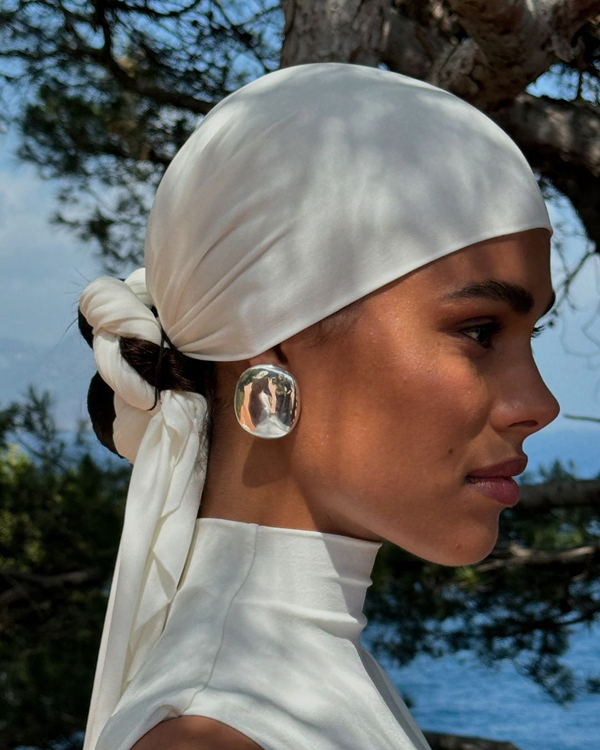 The Boho Revival: 40 Bohemian Wedding Dresses & Accessories for the Modern Bride