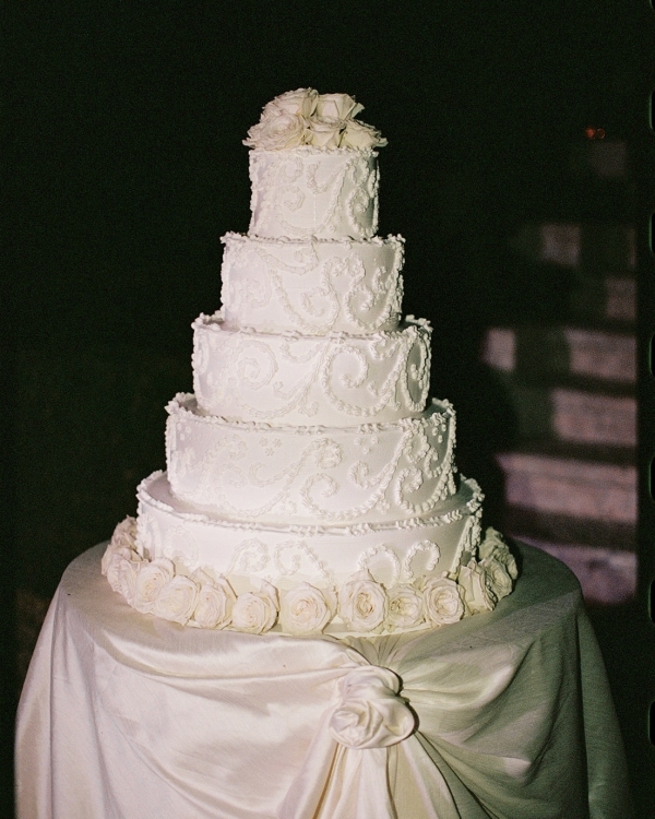 A Vintage-Infused Verona Wedding Dripping With Roses, Silk & Italian Romance