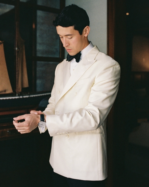 A Stylish Vintage Wedding on Long Island’s North Fork