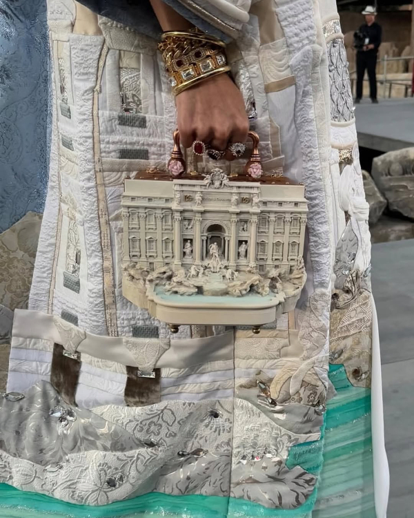 30 Fun & Novelty Clutch Ideas for the Bride Who Wants to Stand Out