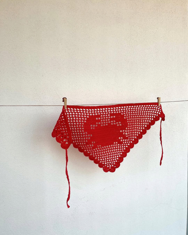 50 It-Girl Accessories to Style-Up your Honeymoon Swimwear