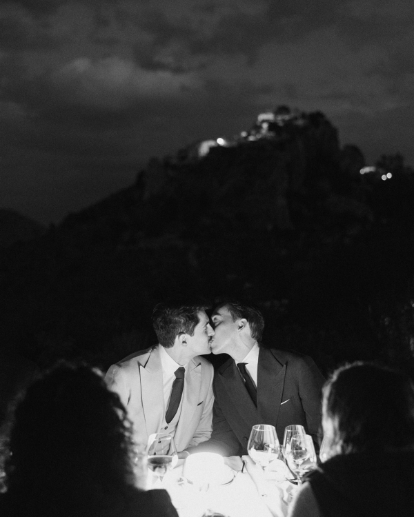 A Mediterranean Sunset Soirée With a Fresh Citrus Sixties Twist