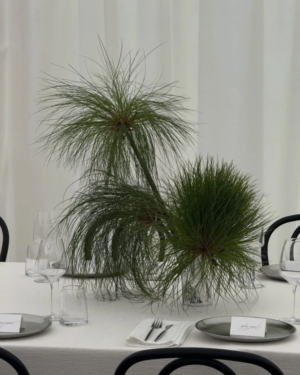 Trend: Mismatched Single-Bloom Centerpieces — photo 2