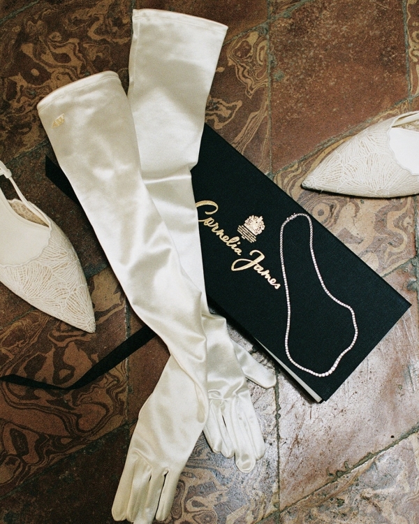 A Vintage-Infused Verona Wedding Dripping With Roses, Silk & Italian Romance