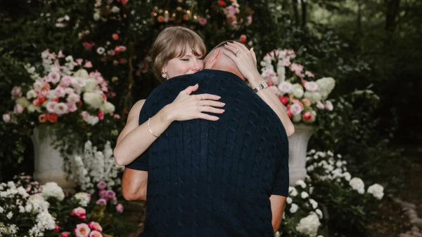 Taylor Swift and Travis Kelce Are Engaged!