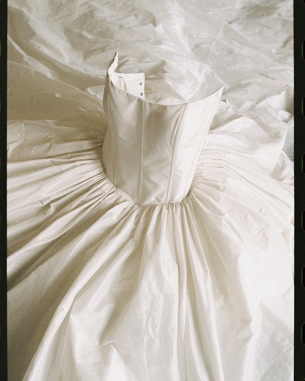 A Vintage-Infused Verona Wedding Dripping With Roses, Silk & Italian Romance